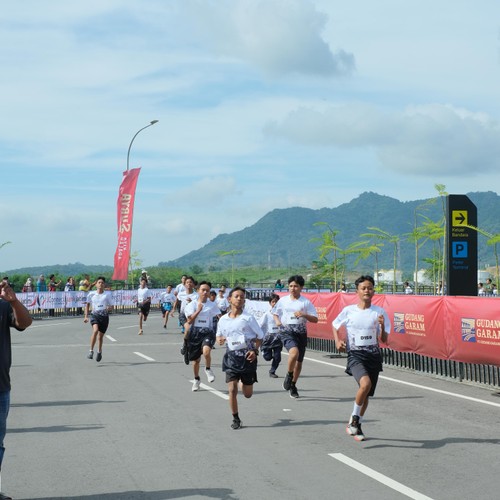 Race photo from KEDIRI HALF MARATHON 2026