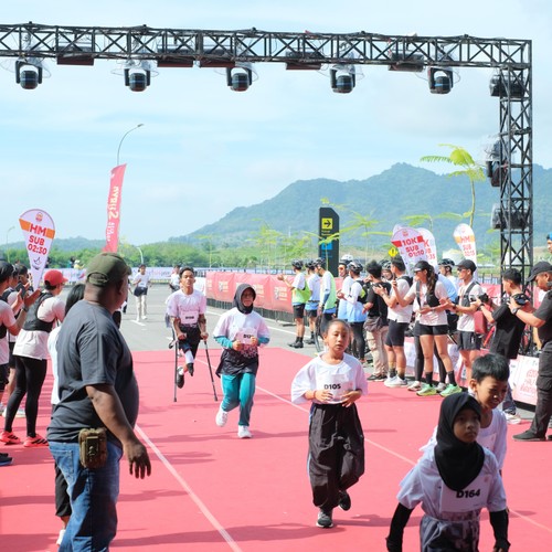 Race photo from KEDIRI HALF MARATHON 2026