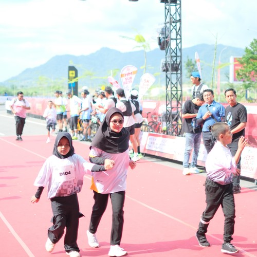 Race photo from KEDIRI HALF MARATHON 2026