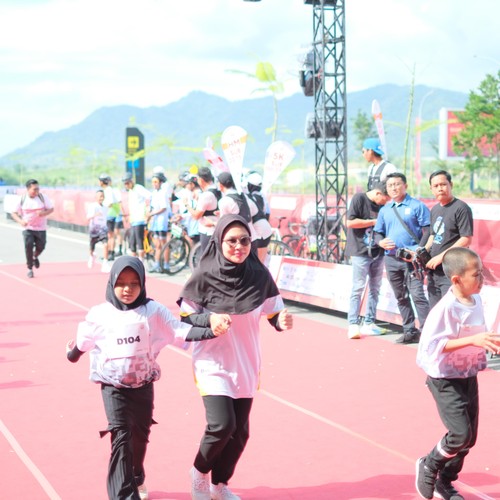Race photo from KEDIRI HALF MARATHON 2026