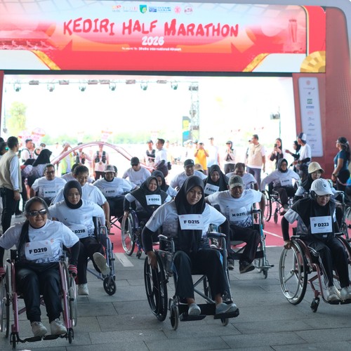 Race photo from KEDIRI HALF MARATHON 2026