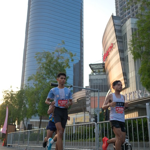 Race photo from SURABAYA ISOPLUS MARATHON 2026