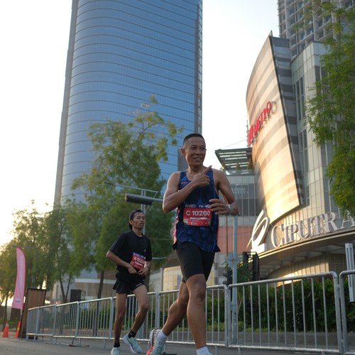 Race photo from SURABAYA ISOPLUS MARATHON 2026