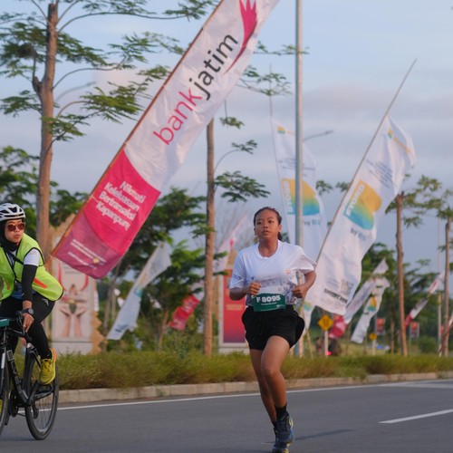 Race photo from KEDIRI HALF MARATHON 2026