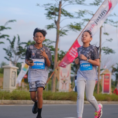 Race photo from KEDIRI HALF MARATHON 2026
