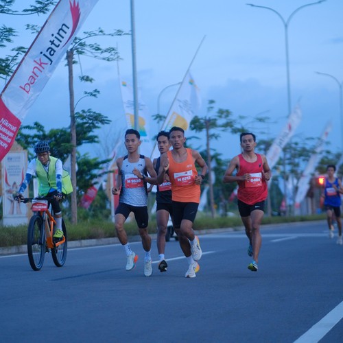 Race photo from KEDIRI HALF MARATHON 2026