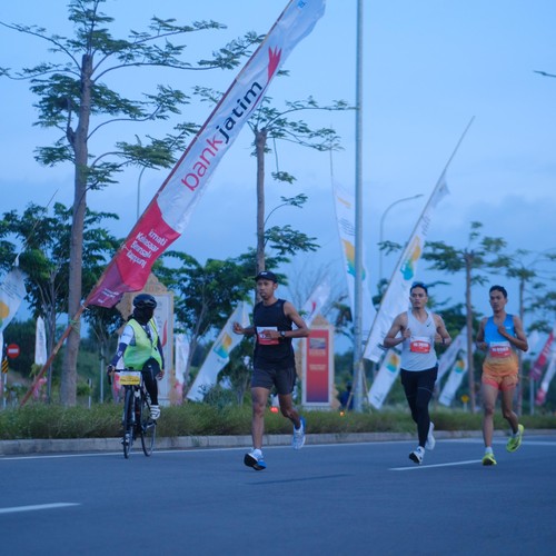 Race photo from KEDIRI HALF MARATHON 2026
