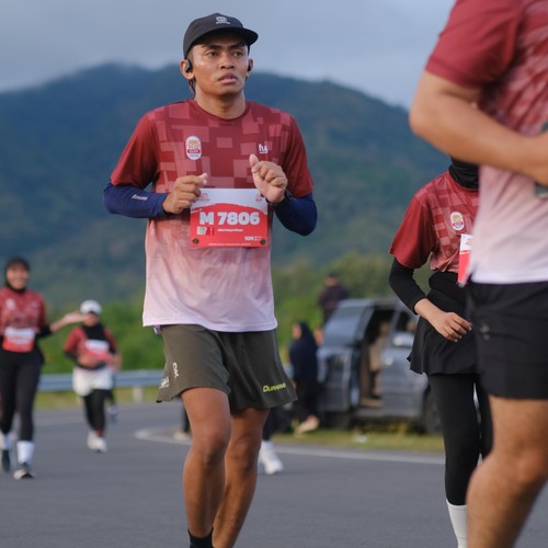 Race photo from KEDIRI HALF MARATHON 2026