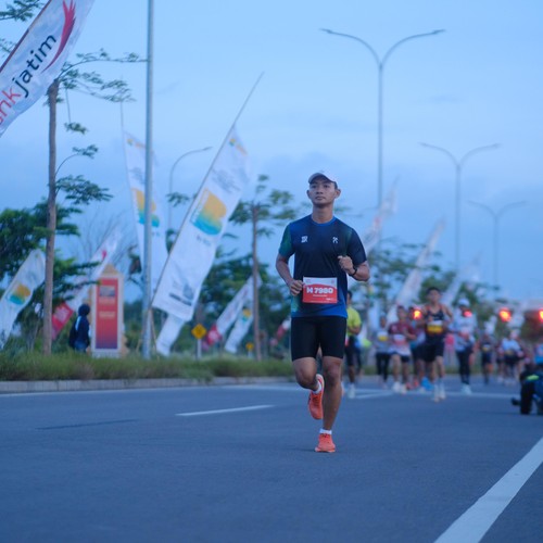 Race photo from KEDIRI HALF MARATHON 2026