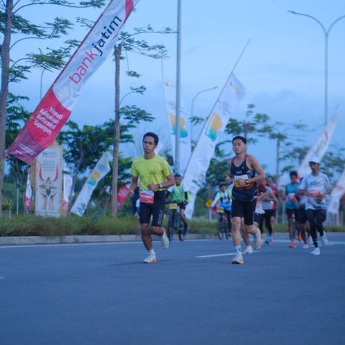 Race photo from KEDIRI HALF MARATHON 2026