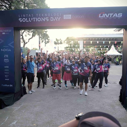 Race photo from LINTAS TEKNOLOGI SOLUTIONS DAY