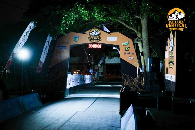 Race photo from Kelud Vertical Challenge 2024
