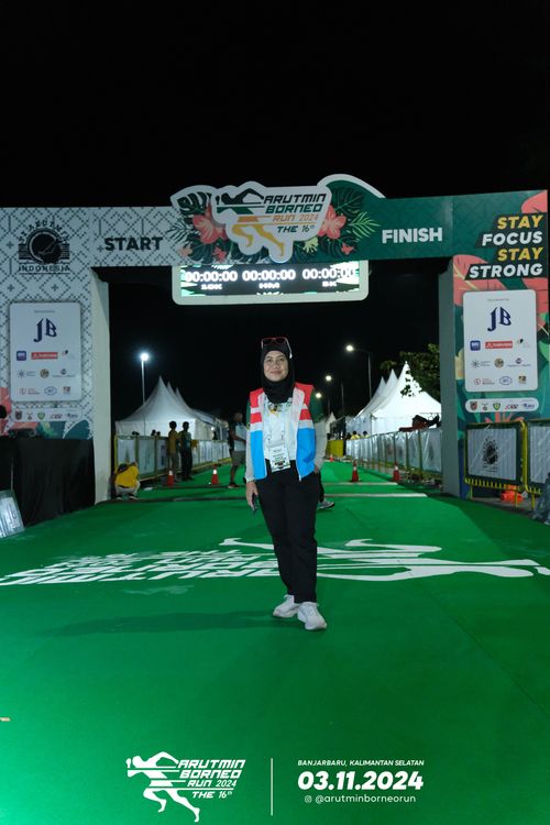 Race photo from Arutmin Borneo Run 2024
