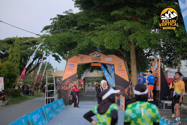Race photo from Kelud Vertical Challenge 2024