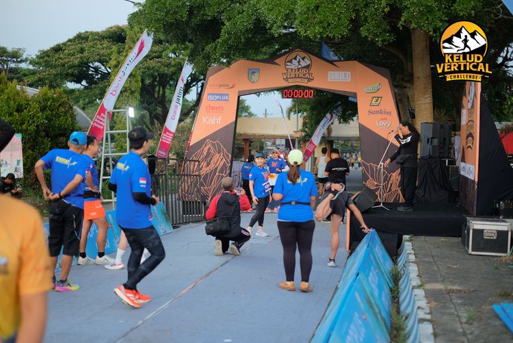 Race photo from Kelud Vertical Challenge 2024