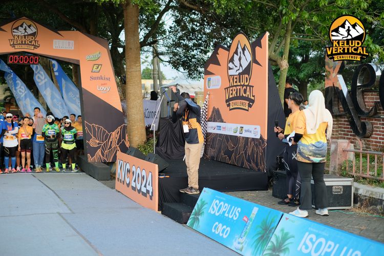 Race photo from Kelud Vertical Challenge 2024