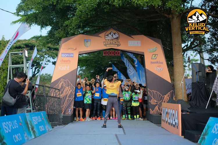 Race photo from Kelud Vertical Challenge 2024