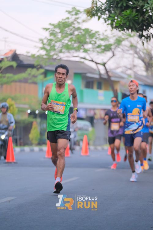 Race photo from Isoplus Run 2024 Surabaya