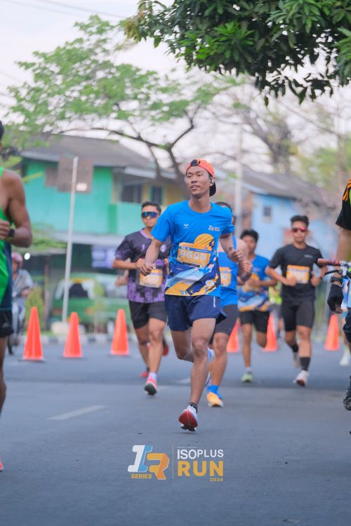 Race photo from Isoplus Run 2024 Surabaya