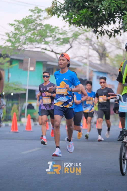 Race photo from Isoplus Run 2024 Surabaya