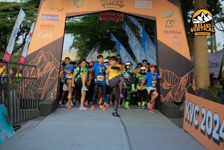 Race photo from Kelud Vertical Challenge 2024