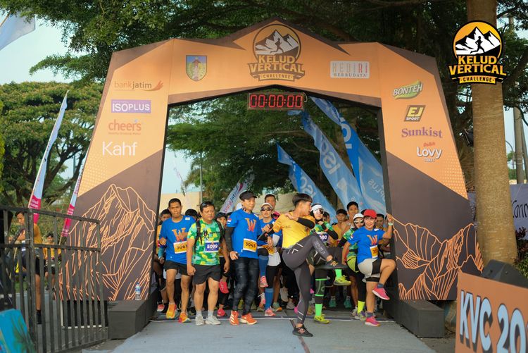 Race photo from Kelud Vertical Challenge 2024