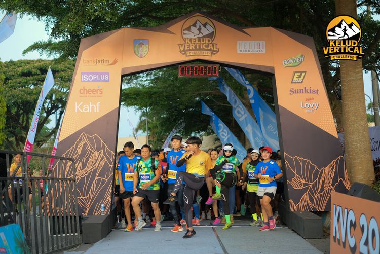 Race photo from Kelud Vertical Challenge 2024