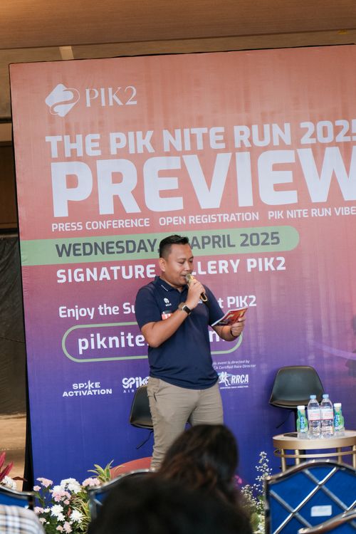 Race photo from PIK NITE RUN VIBES
