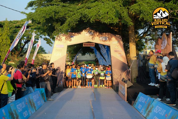 Race photo from Kelud Vertical Challenge 2024