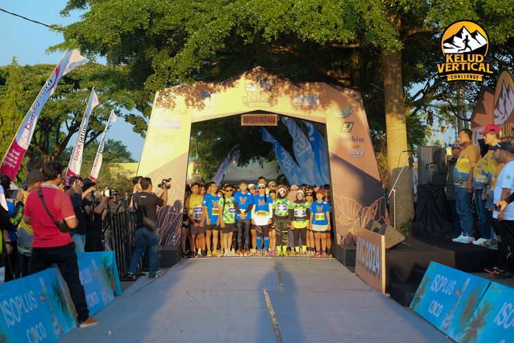 Race photo from Kelud Vertical Challenge 2024
