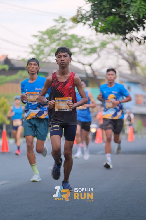 Race photo from Isoplus Run 2024 Surabaya