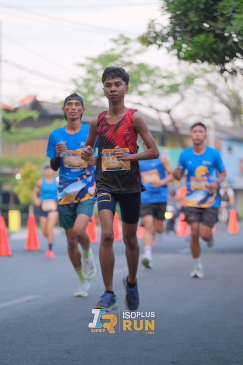Race photo from Isoplus Run 2024 Surabaya
