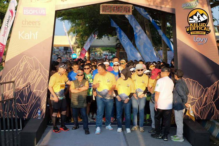 Race photo from Kelud Vertical Challenge 2024