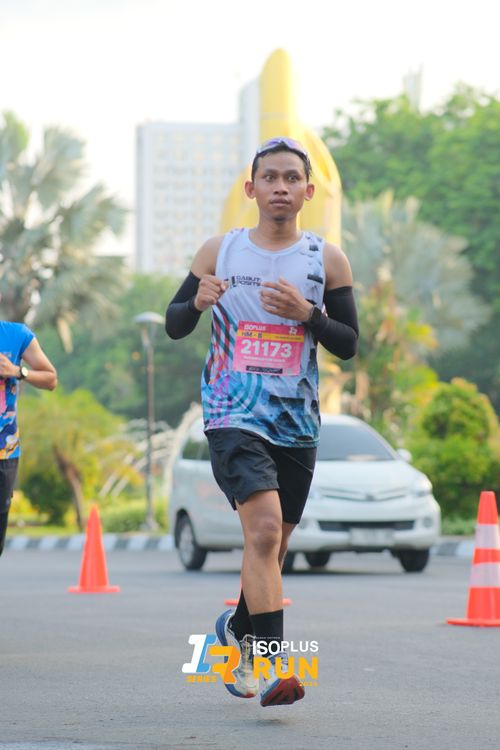 Race photo from Isoplus Run 2024 Surabaya