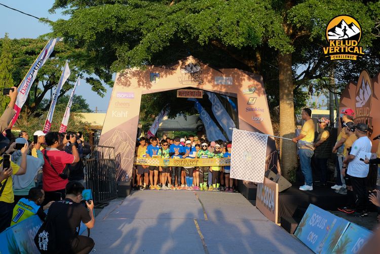Race photo from Kelud Vertical Challenge 2024