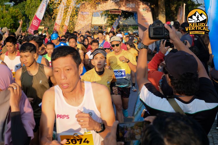 Race photo from Kelud Vertical Challenge 2024