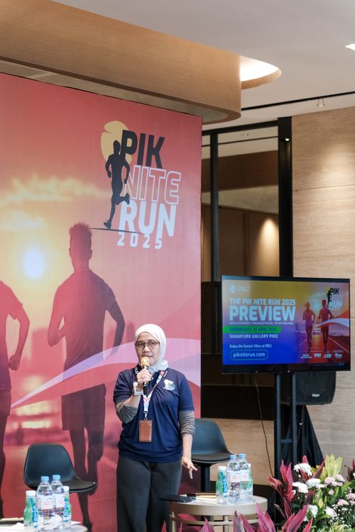 Race photo from PIK NITE RUN VIBES