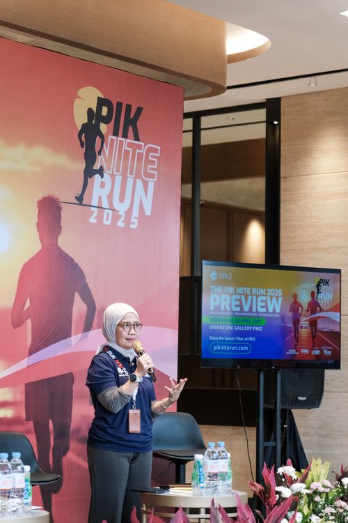 Race photo from PIK NITE RUN VIBES
