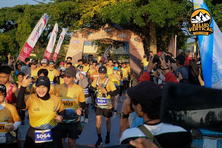 Race photo from Kelud Vertical Challenge 2024