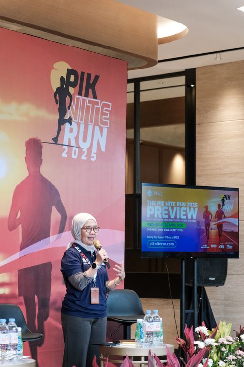 Race photo from PIK NITE RUN VIBES