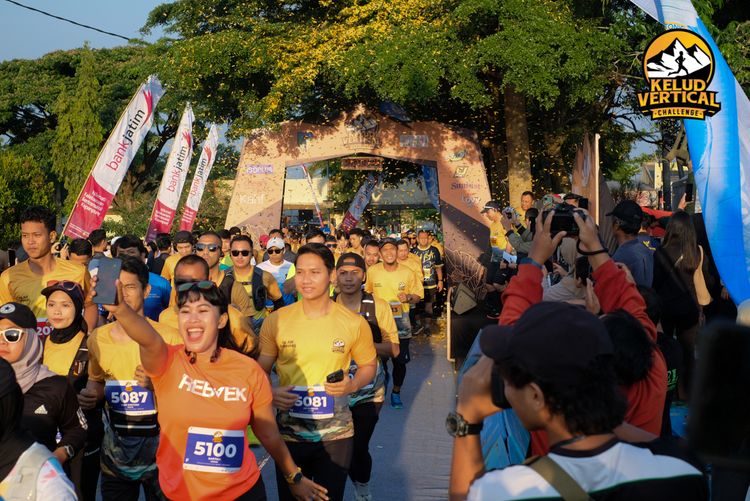 Race photo from Kelud Vertical Challenge 2024