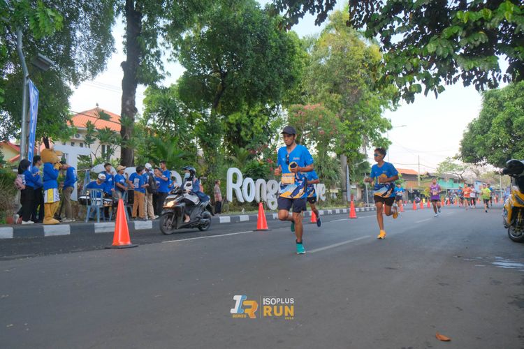 Race photo from Isoplus Run 2024 Surabaya