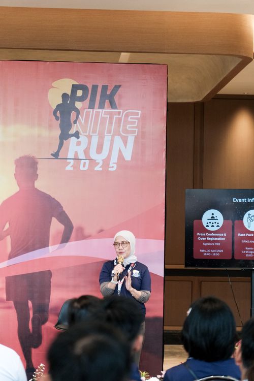 Race photo from PIK NITE RUN VIBES