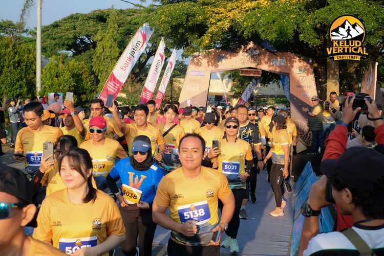 Race photo from Kelud Vertical Challenge 2024