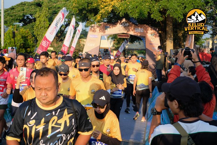 Race photo from Kelud Vertical Challenge 2024