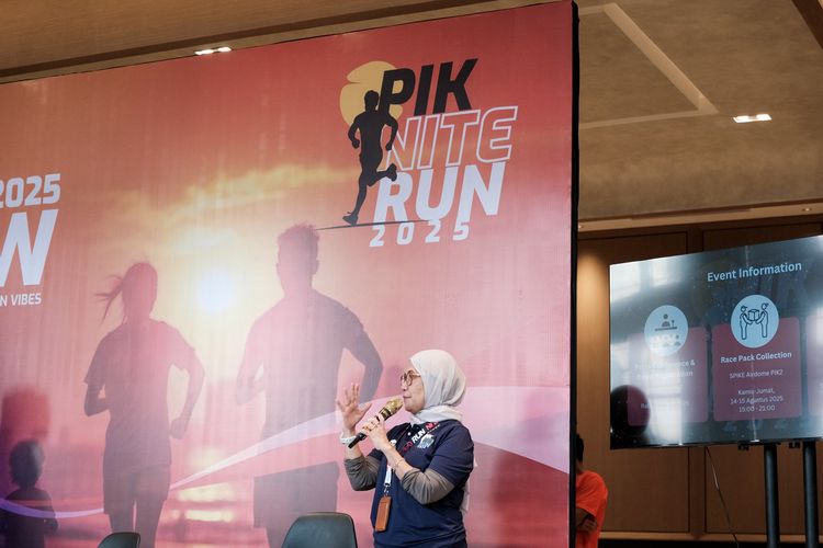 Race photo from PIK NITE RUN VIBES