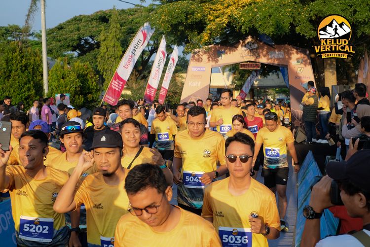 Race photo from Kelud Vertical Challenge 2024