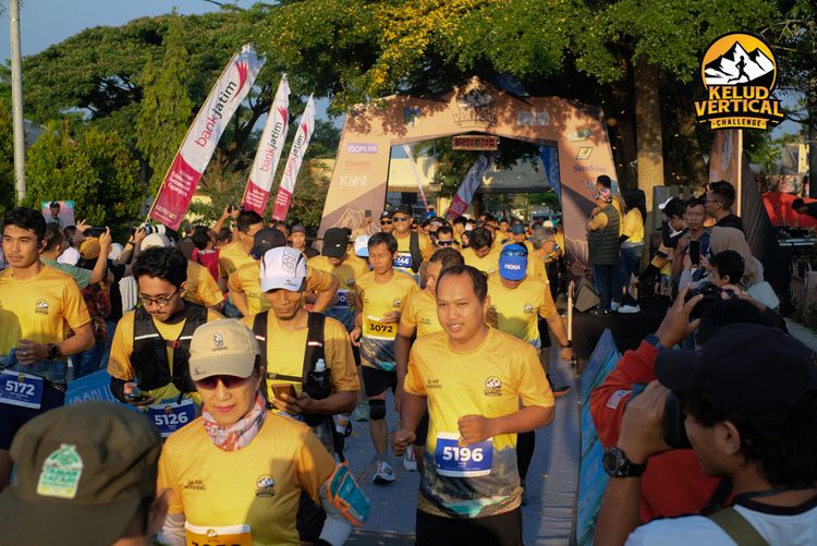 Race photo from Kelud Vertical Challenge 2024