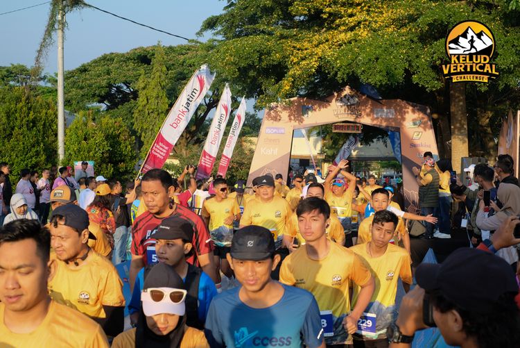 Race photo from Kelud Vertical Challenge 2024