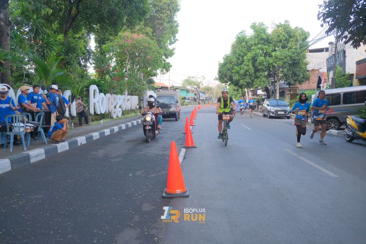 Race photo from Isoplus Run 2024 Surabaya